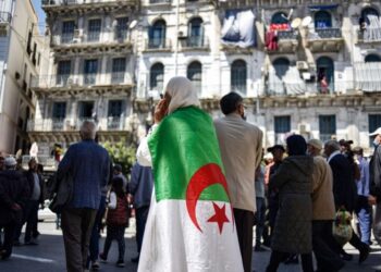 وزير الشؤون الخارجية الأيرلندي يأسف لحل منظمات المجتمع المدني في الجزائر