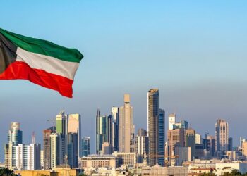 أزمات الكويت السياسية تعيق سعيها للحاق بركب النمو لدى جيرانها
