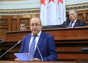 البرلمان الجزائري يقر قانونا جديدا يشدد الرقابة على الإعلام