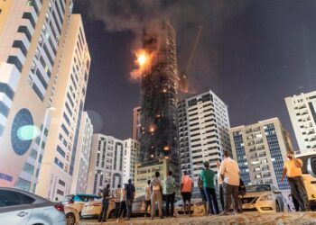 وفاة 16 شخصا وإصابة 9 جراء حريق في دبي
