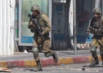 إصابة جنديين إسرائيليين في هجوم طعنا