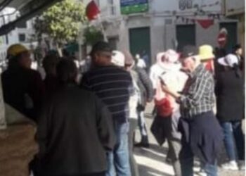 سياح أجانب يستنكرون غياب مراحيض عمومية بتطوان