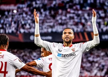 النجم المغربي يوسف النصيري يقود إشبيلية لفوز قاتل على فياريال في الليغا
