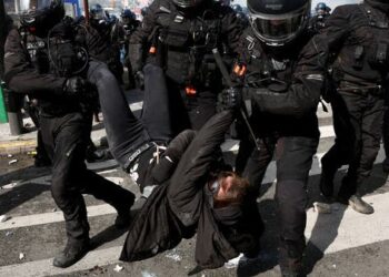 صدامات في عيد العمال في فرنسا بين الشرطة ومتظاهرين