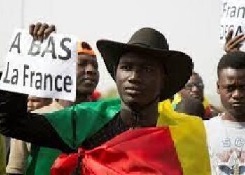 آلاف المؤيدين لسلطات بوركينا فاسو: تسقط فرنسا ويسقط الناتو