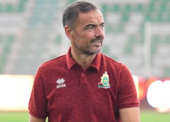 الجيش الملكي ينفصل عن المدرب فيرناندو داكروز