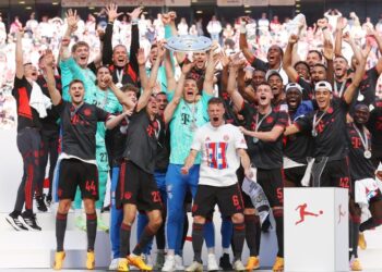 بايرن ميونخ يستغل تعثر دورتموند ويحصد لقب “البوندسليغا”