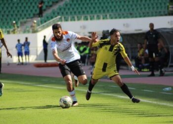 نهضة بركان يفوز بصعوبة على شباب هوارة ويتأهل إلى نصف نهائي كأس العرش