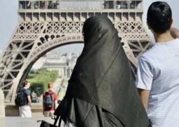 فرنسا تتقدم “ببطء لكن بشكل بئيس” نحو إعادة محاكم التفتيش