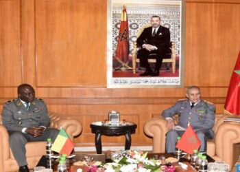 الفريق المفتش العام للقوات المسلحة الملكية يستقبل قائد القيادة العامة للقوات المسلحة البوركينابية