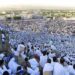 حجاج بيت الله الحرام يتوافدون على صعيد عرفات لأداء الركن الأعظم