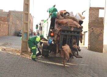 عيد الأضحى .. عمال النظافة أمام تحدي جمع أكوام غير معتادة من النفايات