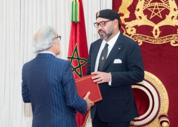 جلالة الملك يستقبل والي بنك المغرب