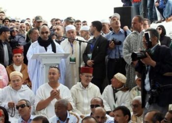 وفد شرفاء الصحراء في زيارة للولي الصالح مولاي عبد السلام بن مشيش