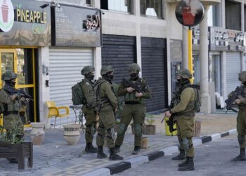 عاجل مقتل ثلاثة فلسطينيين برصاص الجيش الاسرائيلي في نابلس بالضفة الغربية