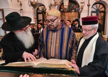 توشيح السيد أزولاي، تكريم لدور جلالة الملك في تعزيز حوار الأديان والسلام في الشرق الأوسط