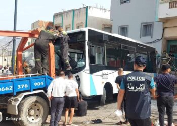 انقلاب حافلة النقل الحضري بتطوان تخلف اصابات خطيرة