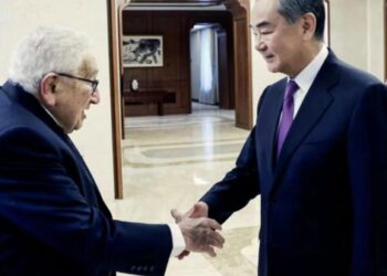 عاجل شي جينبينغ يلتقي في بكين وزير الخارجية الأميركي الأسبق هنري كيسنجر