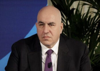 إقالة جنرال إيطالي نشر كتابا فيه فقرات تعادي المثليين