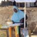 الحرب تغير أنماط حياة السودانيين…مهندس يصنع الصابون ومعلمة تبيع الخبز