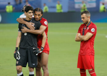 حارس إشبيلية الجديد يشكر بونو
