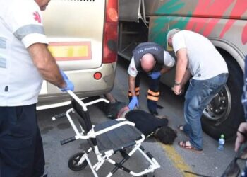 إنقاذ مواطن مغربي بسبتة المحتلة كان مختبئا في أسفل حافلة قادمة من الشاون
