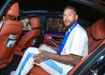 وصول نيمار إلى الرياض للانضمام للهلال السعودي
