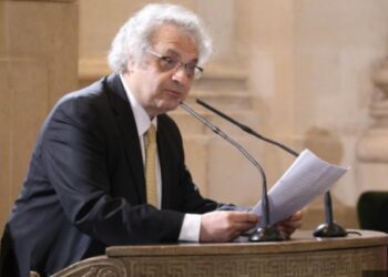 الكاتبان أمين معلوف وجان كريستوف روفان يتنافسان لإدارة الأكاديمية الفرنسية