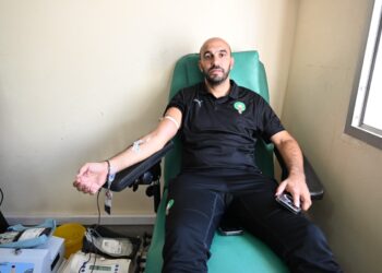 اعضاء المنتخب الوطني يتبرعون بالدم تضامنا مع ضحايا الزلزال الذي ضرب بعض المناطق المغربية