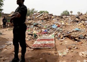 عاجل…. مقتل 49 مدنيا و15 جنديا في هجومين استهدفا زورقا وقاعدة للجيش في مالي