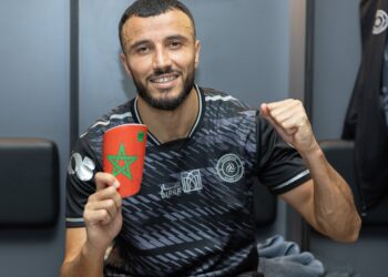 سايس يقود الشباب لأول انتصار في الدوري السعودي ويهديه للشعب المغربي