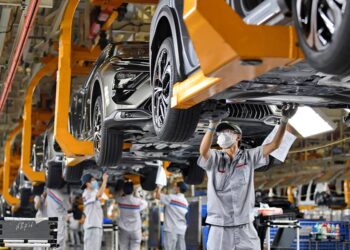 نمو مطرد لقطاع تصنيع السيارات بالصين خلال النصف الأول من سنة 2023