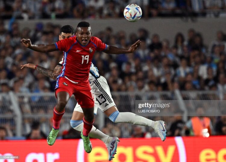 Panama's defender Gilberto Hernandez (front) and Argentina's defender Cristian Romero jump for a header during the friendly football match between Argentina and Panama, at the Monumental stadium in Buenos Aires, on March 23, 2023. (Photo by Luis ROBAYO / AFP) (Photo by LUIS ROBAYO/AFP via Getty Images)