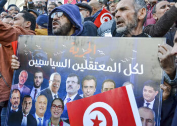 تونس: معتقلون سياسيون يضربون عن الطعام تنديدا باعتقالهم