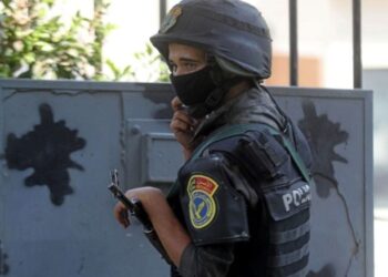 مقتل اسرائيليين اثنين برصاص شرطي مصري في الإسكندرية