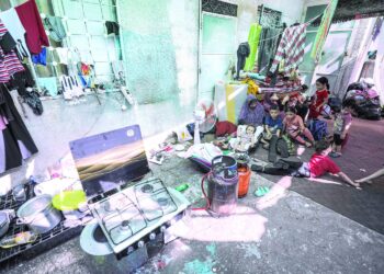 فلسطينيون نزحوا إلى جنوب قطاع غزة يعودون إلى الشمال: “حيثما نذهب سنموت”