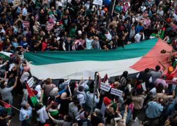 الآلاف يتظاهرون في مدريد تضامنا مع الفلسطينيين وتنديدا بالرد الإسرائيلي