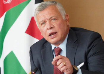 العاهل الأردني يحذر من أية محاولة لتهجير الفلسطينيين الى دول مجاورة