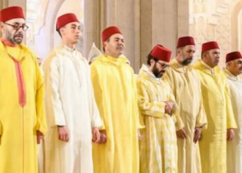 أمير المؤمنين  يؤدي صلاة الجمعة بمسجد الهادي بسلا