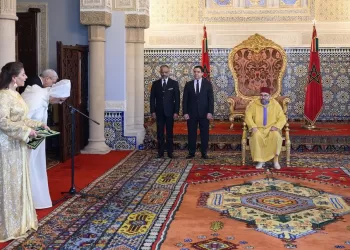 جلالة الملك يعين عددا من السفراء الجدد