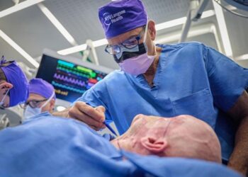إنجاز طبي جديد… نجاح أول عملية زرع لعين كاملة في الولايات المتحدة