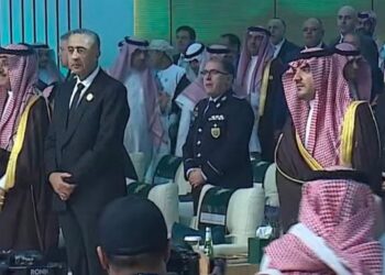 حموشي رفقة وزير داخلية السعودية في تخرج طلبة التخصصات الأمنية بجامعة نايف للعلوم الأمنية