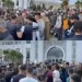 سكان حي بنكيران يحتجون أمام المحكمة الابتدائية بطنجة