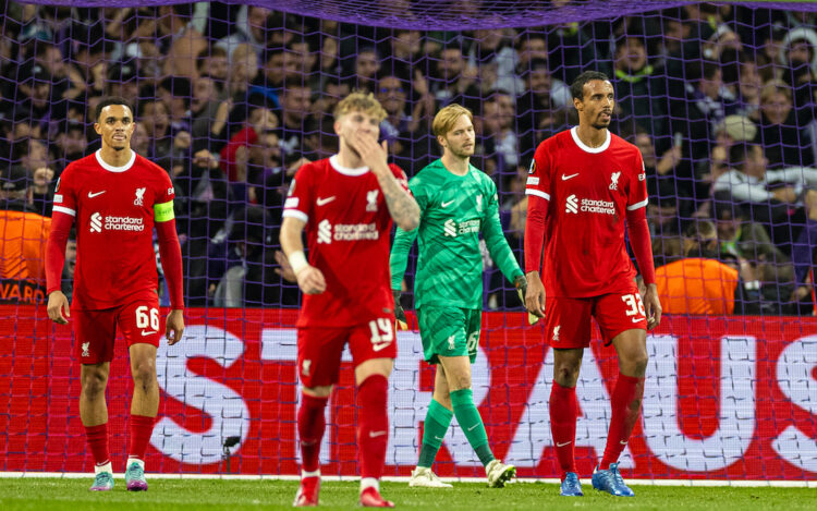 TOULOUSE, FRANCE - Thursday, November 9, 2023: Liverpool's goalkeeper Caoimhin Kelleher looks dejected as Toulouse score the third goal during the UEFA Europa League Group E match-day 4 game between Toulouse FC and Liverpool FC at the Stadium de Toulouse. (Photo by David Rawcliffe/Propaganda)