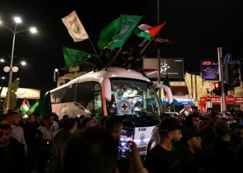 الإفراج عن دفعة ثالثة من الرهائن والمعتقلين وحماس منفتحة على تمديد الهدنة