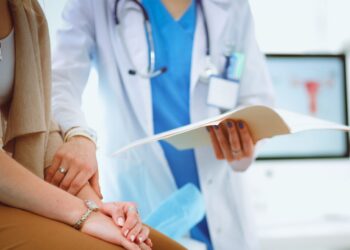 أي دور للترجمة المفهومية للطب في تجويد العملية التواصلية بين الطبيب والمريض ؟