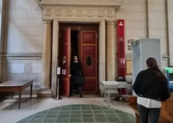 محكمة فرنسية تقضي بسجن أستاذ سابق 20 عاما لاعتدائه جنسيا على أطفال في ماليزيا