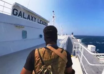 هجمات تستهدف سفنا في البحر الأحمر من بينها مدمرة أميركية