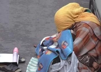 عايشين على باب الله
