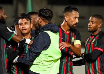 الجيش الملكي ينتزع التعادل بصعوبة من أمام الشباب الرياضي السالمي ويعود لصدارة البطولة الاحترافية
